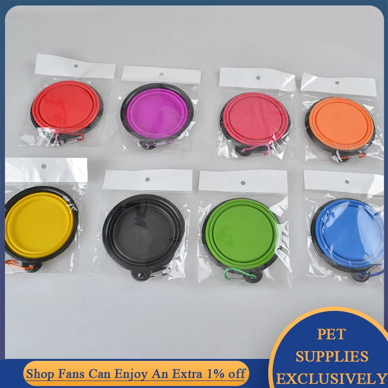 Bolsas plegables para perros en colores vibrantes, accesorios esenciales para paseos y viajes con tu mascota.
